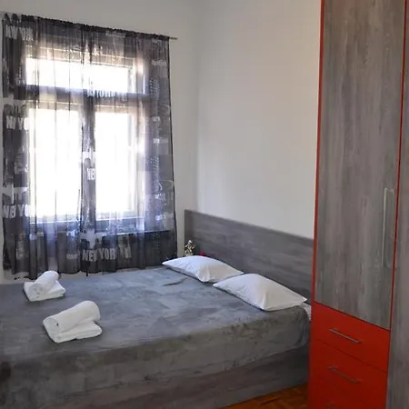 Deluxe Stomorica Apartman *